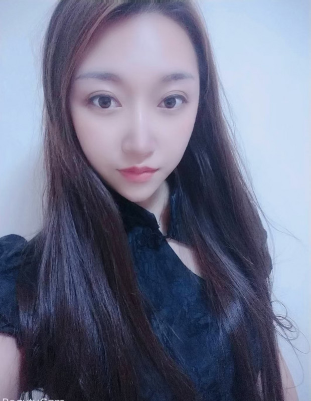 哈尔滨 长腿年轻美女